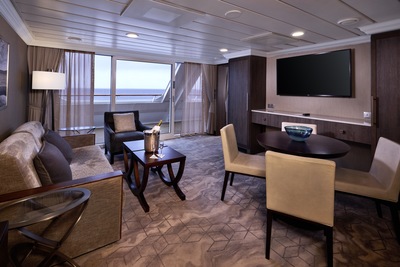 Azamara Azamara Journey World Owner's Suite Lounge ©Michael Pisarri.jpg